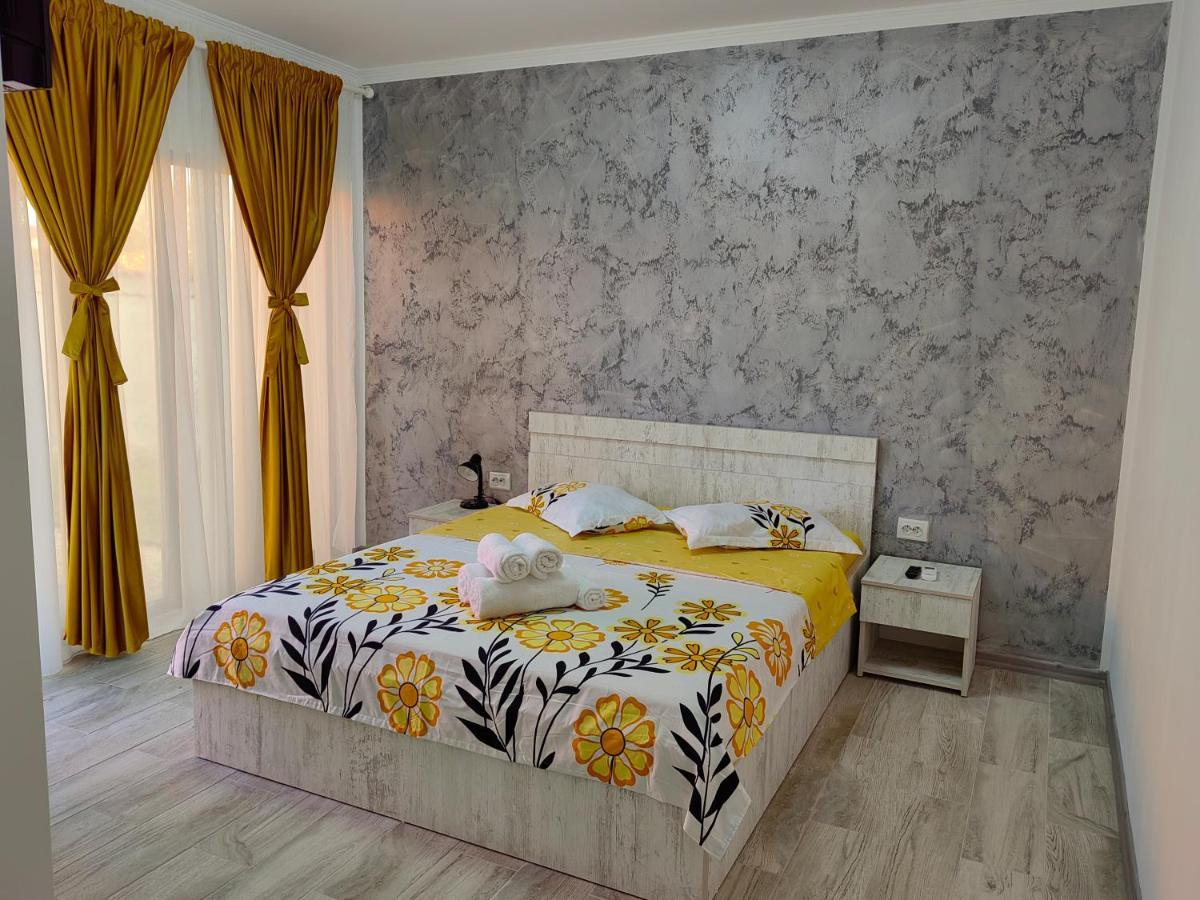 Hotel Casutele Amaliei Corbu  Esterno foto